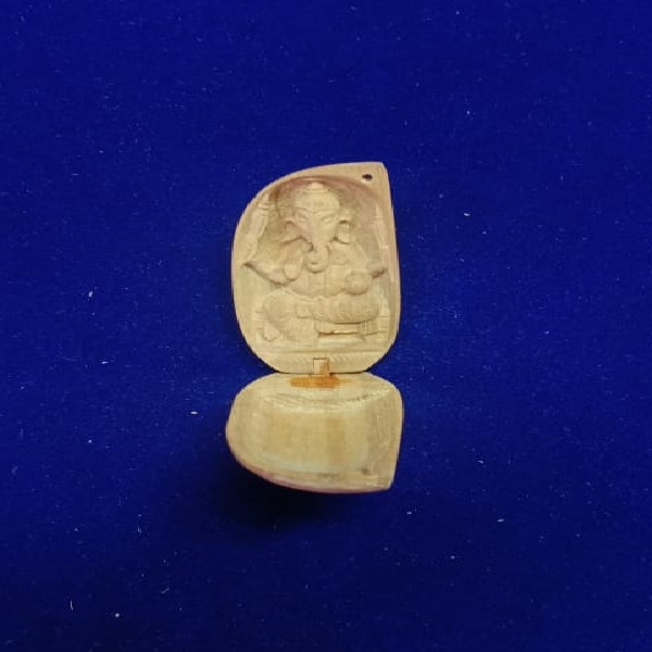 natural and artistic